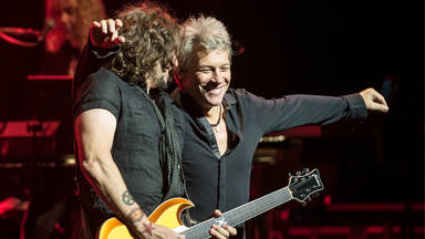 Jon Bon Jovi: “Si Richie Sambora quiere aparecer y tocar con nosotros, se sabe las canciones”