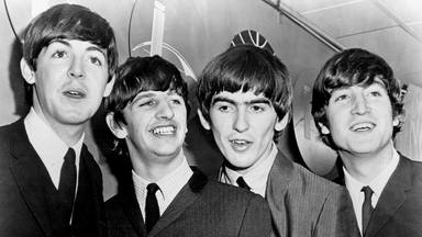 Cantan "Love Me Do" desde el salón de la casa en la que la creó Paul McCartney hace 60 años