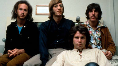 ¿Cómo nació “Riders on The Storm” de The Doors? “De alguna forma mutó”