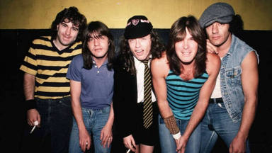 AC/DC rompe su silencio y recuerda el debut de Brian Johnson e invitarte a la celebración de 'Back in Black'