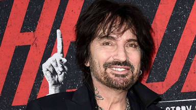 Tommy Lee (Mötley Crüe), sobre 'The Dirt': "No queríamos contratar al director de 'Jackass'"