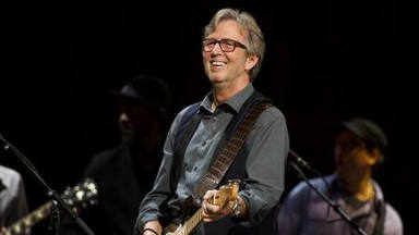 Eric Clapton, criticado por su postura frente a las vacunas: "Siempre será un idiota"