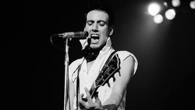 Así salió Mick Jones de The Clash: "Nunca aparecía... Cuando lo hacía, era como Elizabeth Taylor de mal humor”