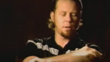 El incidente en el que James Hetfield se abrasó un brazo “salvó a Metallica”: “Fue heroico”