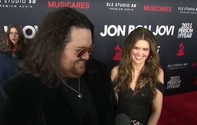 Wolfgang Van Halen homenajea a Bon Jovi: así ha tocado “Have A Nice Day” en la gala MusicCares