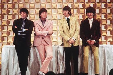 Dos canciones de The Beatles escritas a mano salen a subasta