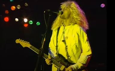 Courtney Love, Kurt Cobain tocando en bata y la historia del tampón: "Mi plancenta"