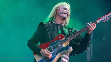 John 5 no sabe si un álbum completo entra en los planes de Mötley Crüe: ‘’Solo les sigo la corriente’’