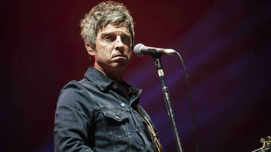 Noel Gallagher sigue sin hablarse con Liam pese a tener una nueva compañía juntos: “Solo hemos firmado”