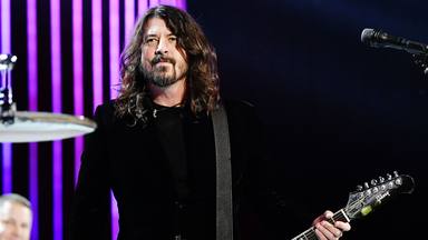 Dave Grohl (Foo Fighters) se adelanta a la Navidad tocando una insólita versión de "El Tamborilero"