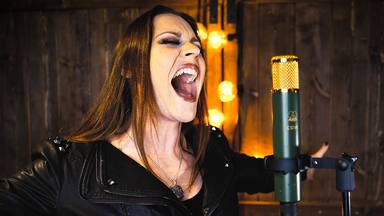 La cantante de Nightwish hace una potente versión del "Let It Go" de la película de Disney 'Frozen'