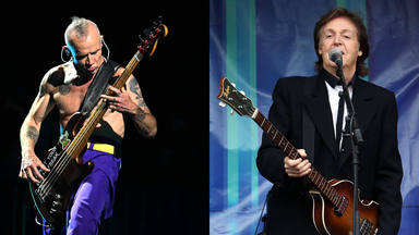 Flea (RHCP) desvela el secreto de Paul McCartney como bajista: "Una de las cosas que he oído es..."