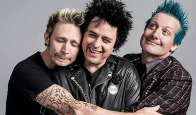 Billie Joe Armstrong sorprende a una banda de versiones que tocaba Green Day en un pub: “Gracias, leyenda”