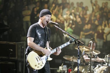 The Edge (U2) y su fuerza vital a la guitarra: celebramos el 63 cumpleaños del legendario guitarrista