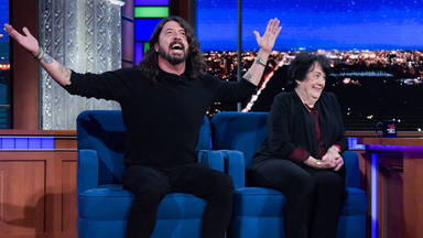 Dave Grohl (Foo Fighters) rompe su silencio sobre el fallecimiento de su madre: “Era mi mejor amiga”