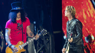 Duff McKagan (Guns N' Roses) recuerda cómo conoció a Slash: “Se puso a tocar y sacó su serpiente”