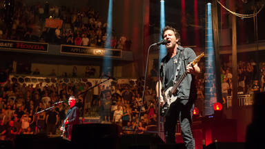 Pearl Jam lanza el videoclip en directo de "Wreckage"