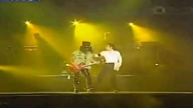 La insufrible "flipada" de Slash que hizo enfadar a Michael Jackson encima del escenario