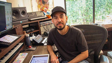 Mike Shinoda (Linkin Park) odiaba a “los tipos duros” del nu-metal: “Yo escuchaba U2"