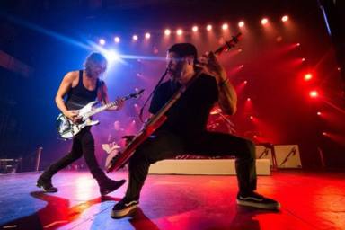 Robert Trujillo y su primera gira con Metallica antes de estar en la banda: "Me dieron un sobre con dinero"