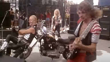 La brutal paliza de Rob Halford (Judas Priest) a Glenn Tipton en pleno concierto: “Iba muy colocado”