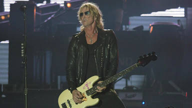 Esta es la primera persona a la que Duff McKagan enseña su música: no toca en Guns N' Roses