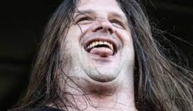¿Por qué Internet tiene “un interés insano” en el cuello del cantante de Cannibal Corpse?