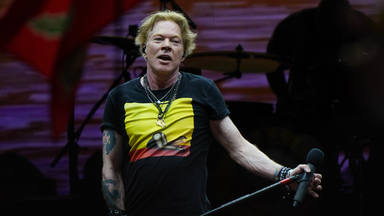 Axl Rose (Guns N' Roses) inquieta a todos sus fans al abrirse una web: ¿proyecto en solitario?