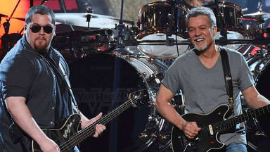 El hijo de Van Halen explota contra un "sucio rumor" que está "haciendo daño a su familia"