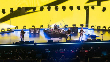 Metallica toca por primera vez en directo "Lux Æterna" durante su concierto benéfico
