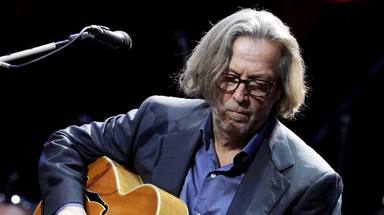 Eric Clapton vuelve a publicar una canción “protesta”: esta vez va más allá de la COVID