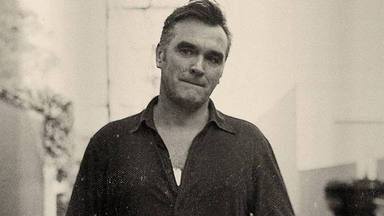 Morrissey apunta a una conspiración para borrarle de la historia de The Smiths: “Los sabuesos están ladrando"