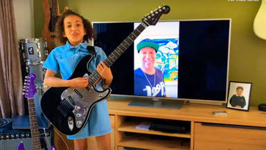 Tom Morello sorprende a la niña que se hizo virtal por tocar sus canciones con un increíble regalo