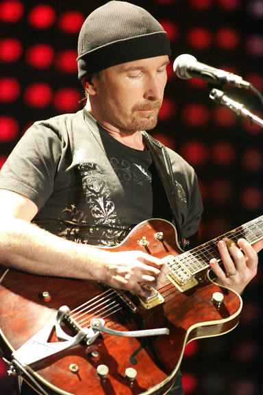 The Edge (U2) y su fuerza vital a la guitarra: celebramos el 63 cumpleaños del legendario guitarrista