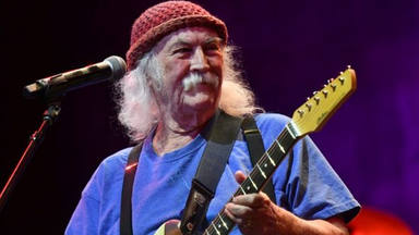 David Crosby relata cómo Joni Mitchell rompió con él solo por una canción