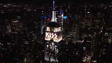 Nueva York ilumina el Empire State Bulding para homenajear a Kiss: así es la imponente imagen