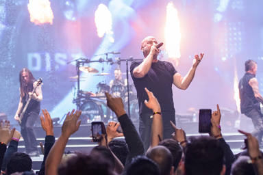 La actuación especial de David Draiman (Disturbed) tocando “Enter Sadman” de Metallica en una boda