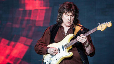 El motivo por el que Ritchie Blackmore prendió fuego a la sala tras un concierto de Deep Purple