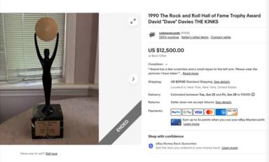 Encuentra su premio del Salón de la Fama del Rock a la venta en Internet y no da crédito: ¿12.500 dólares?