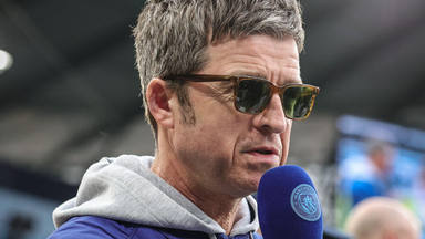 Polémica con Noel Gallagher (Oasis) y su diseño de la camiseta del Manchester City: "Qué coño sabe él"