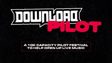 Así es el cartel del Download Pilot, el festival inglés con 10.000 personas, sin distancia ni mascarillas