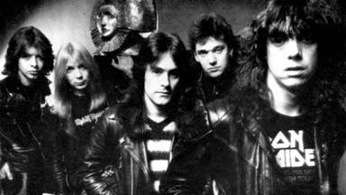 La última rajada de Dennis Stratton (ex-Iron Maiden): "El estilo armónico de la banda fue idea mía"