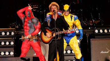 Lobezno y Deadpool se pelean en pleno concierto de Green Day: el vídeo