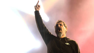 Serj Tankian devela que System of a Down intentó sustituirle en 2018: “No podía gritar ni gruñir”