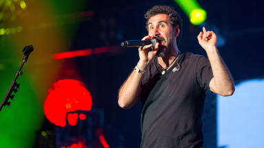 Serj Tankian: “El valor de System of a Down se ha incrementado cuanto menos hemos salido de gira”