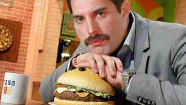 Cómo Freddie Mercury (Queen) pidió que le trajeran McDonalds al restaurante de sushi más "pijo" de Tokio
