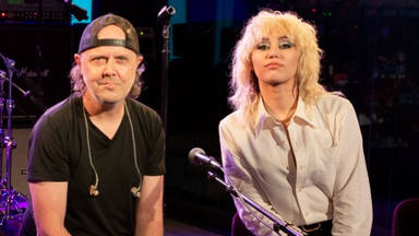 Miley Cyrus “se confiesa” con Lars Ulrich (Metallica): por esto canta “Nothing Else Matters"